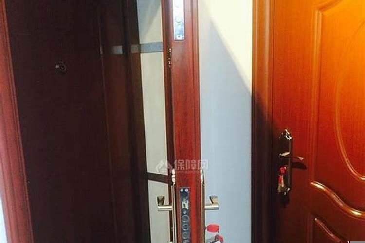 新房装修，开发商装的入户门，要不要换？什么时候换新的？农村大门尺寸一般多少