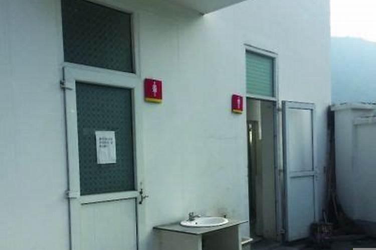 梦见在加油站上厕所 做梦梦到去加油站加油什么意思