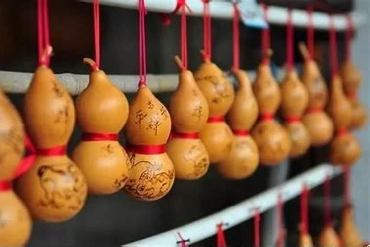 属猪家里可以挂葫芦吗？属猪的今年是不是犯太岁