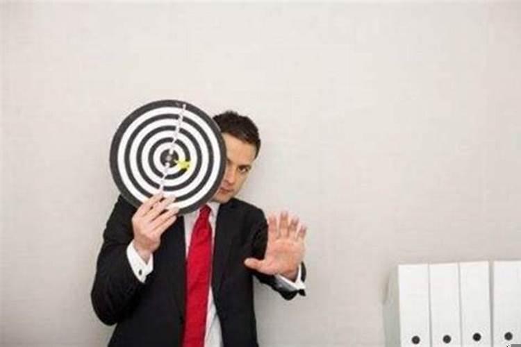 八字犯小人怎么看？什么八字易犯小人命