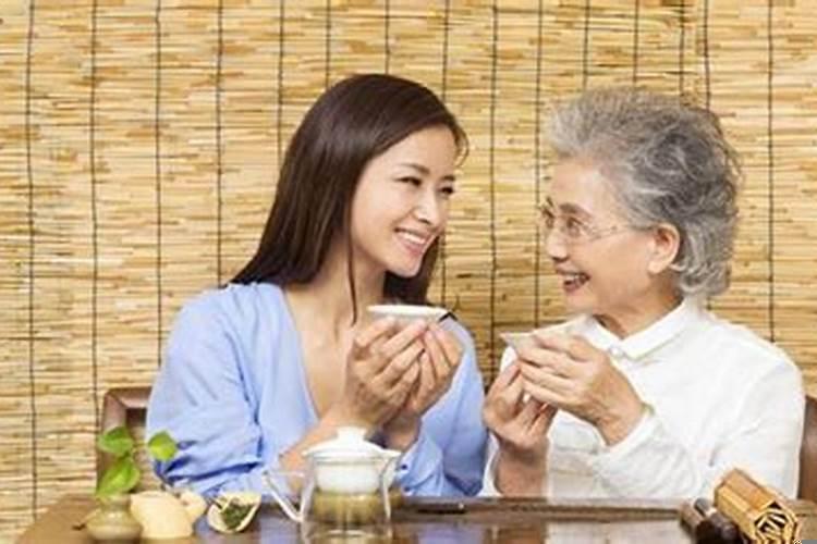 父母第一次见儿子女朋友 儿子的女朋友第一次到家来聊些什么