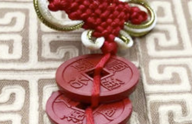 女人枕头下放什么最旺财